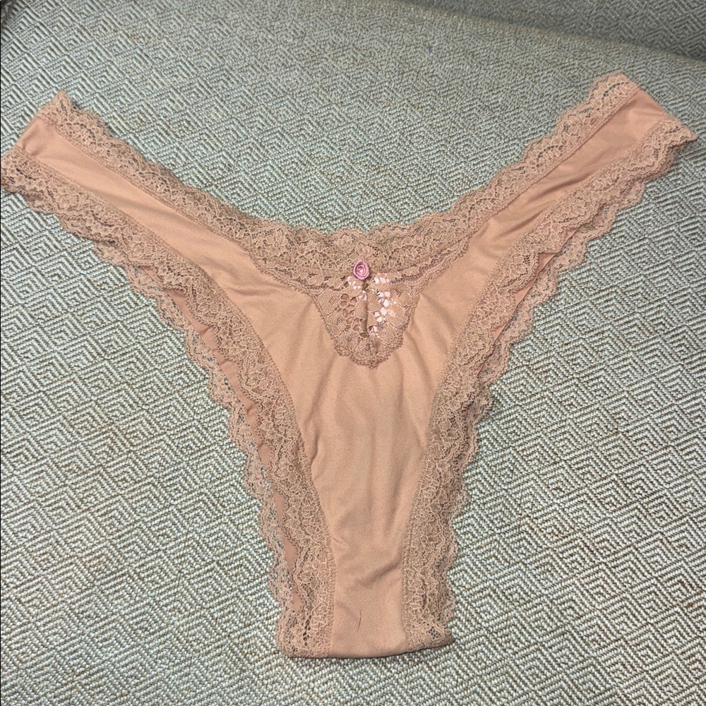 NWT Victoria’s Secret Lace Trim Panties - Brazilian - Dream Angels - Large L